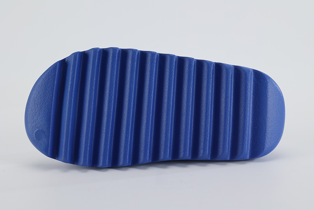 Yeezy Slides 'Azure' Replica