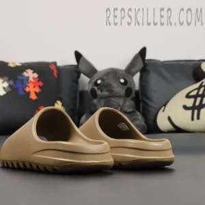 Heel angle of Yeezy Slides ‘Ochre’ showing sculpted foam rear and shape