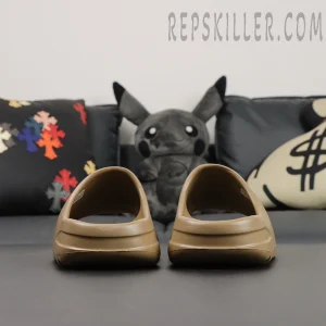 Rear view of Yeezy Slides ‘Ochre’ showing heel structure and opening