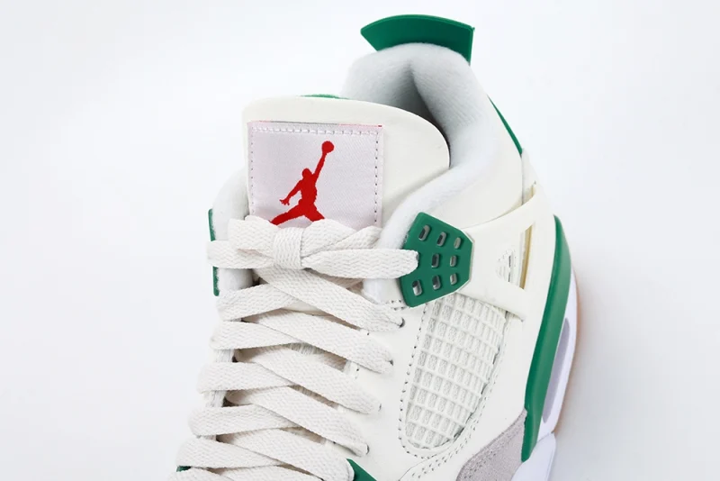 NK SB x Air Jordan 4 Retro 'Pine Green' replica