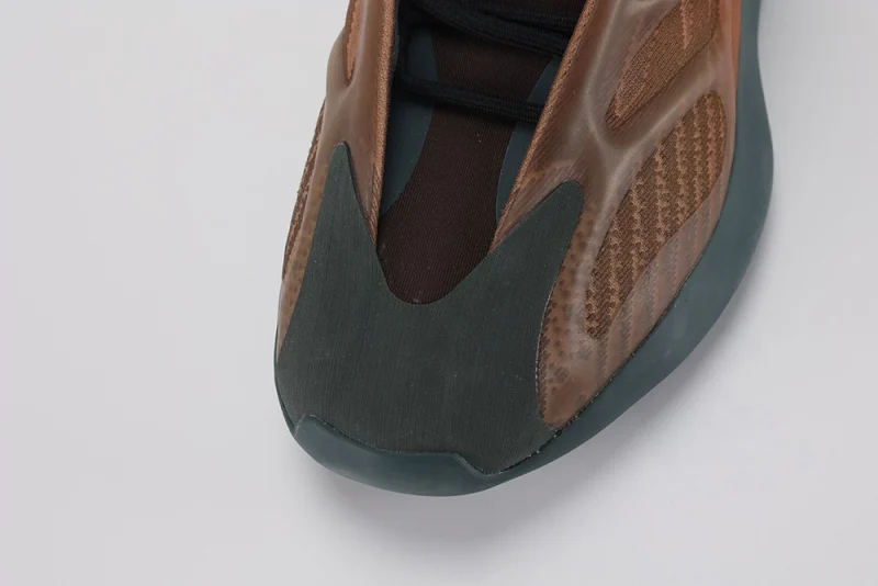 yeezy-700-v3-copper-fade-replica