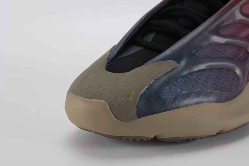 yeezy-700-v3-'fade-carbon'-replica