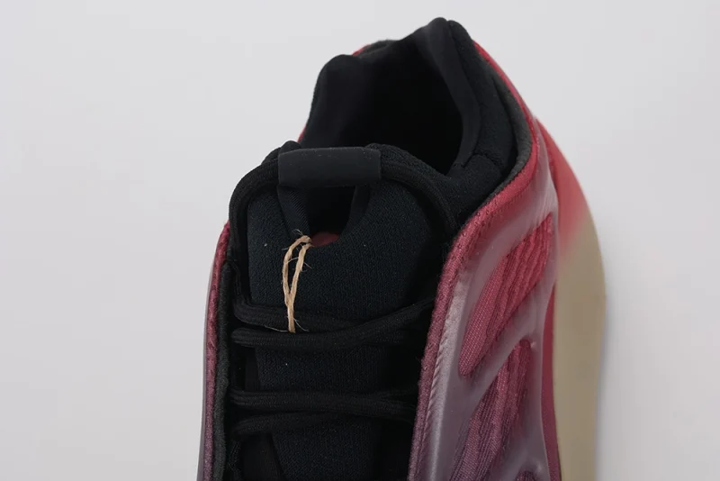 yeezy-700-v3-'fade-carbon'-replica