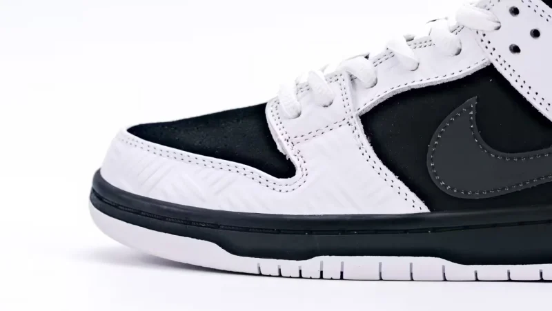 TIGHTBOOTH x Dunk Low SB Replica