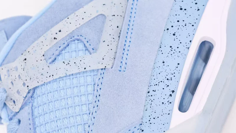 Air Jordan 4 Retro 'UNC' PE Replica