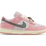 Dunk Low LX 'Barbie'