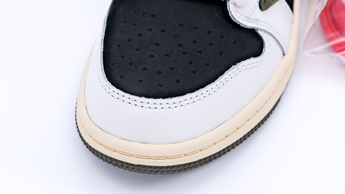 Travis Scott x Jordan 1 Low OG PS ‘Olive’ (child)