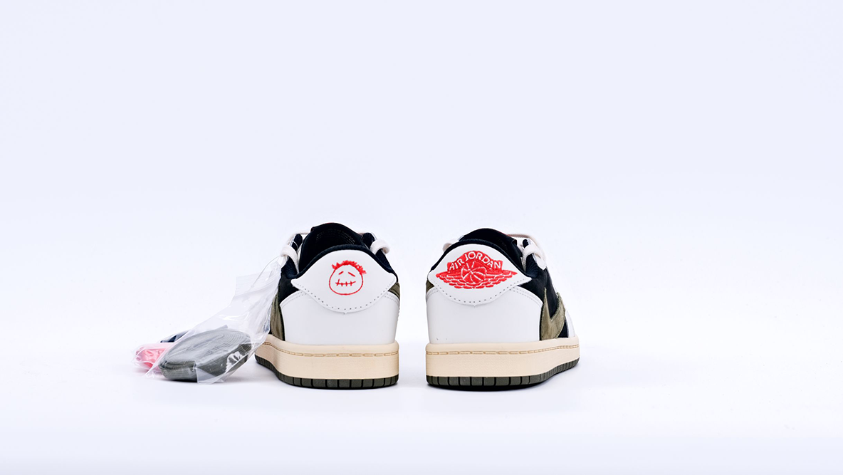 Travis Scott x Jordan 1 Low OG PS ‘Olive’ (child)
