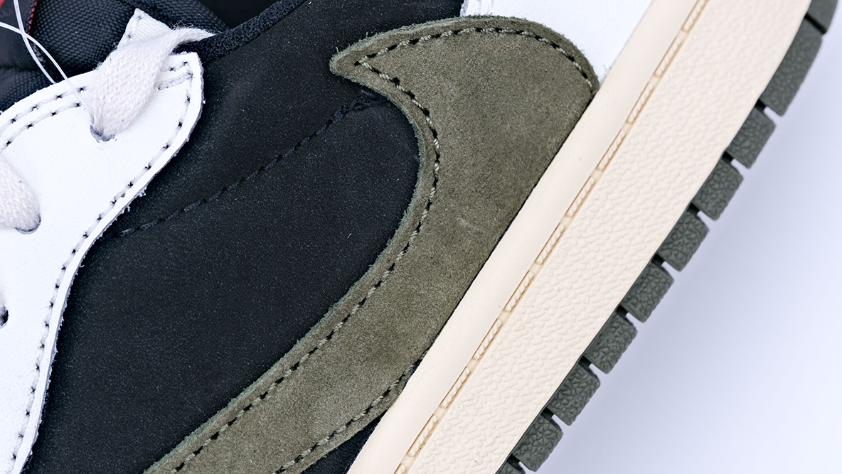 Travis Scott x Jordan 1 Low OG PS ‘Olive’ (child)