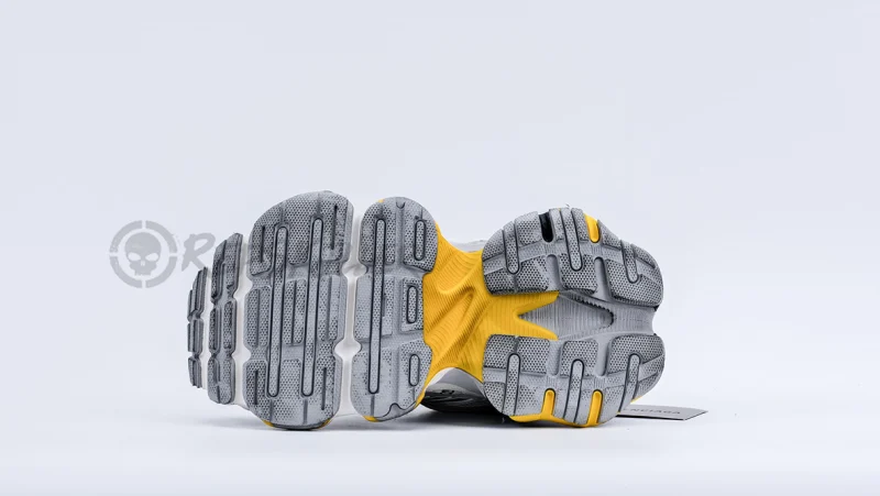 Cargo Sneaker 'Worn-Out-Grey Yellow' Replica