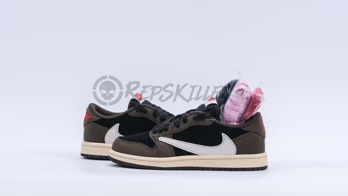 Travis Scott x Jordan 1 Low ‘Mocha’ (child)