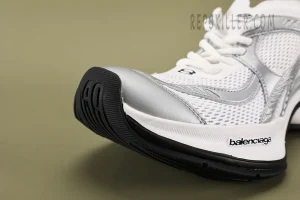 BALENCIAGA Circuit Sneaker in Black7