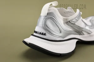 BALENCIAGA Circuit Sneaker in Black8