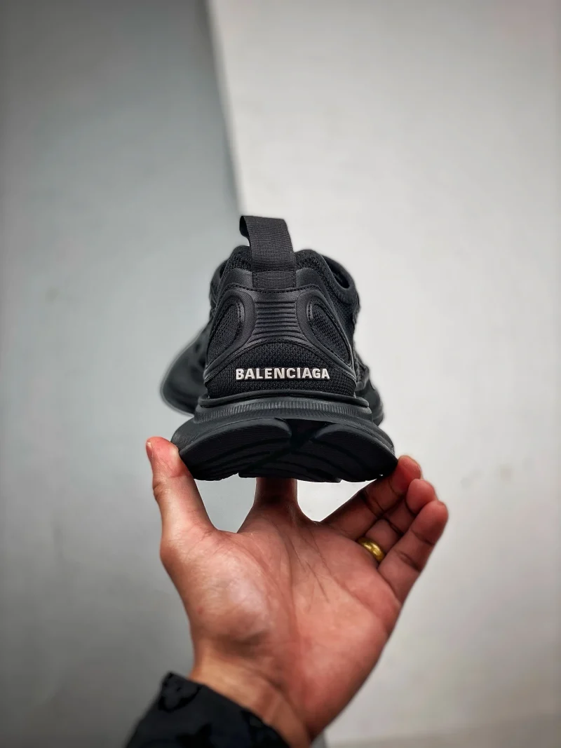 BALENCIAGA Circuit Sneaker in Black