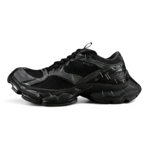 Runner Sneakers in Black Matt