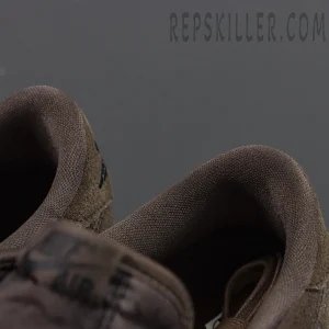 Travis Scott x Air Jordan 1 Low OG SP Velvet Brown — close-up of sockliner and collar padding.