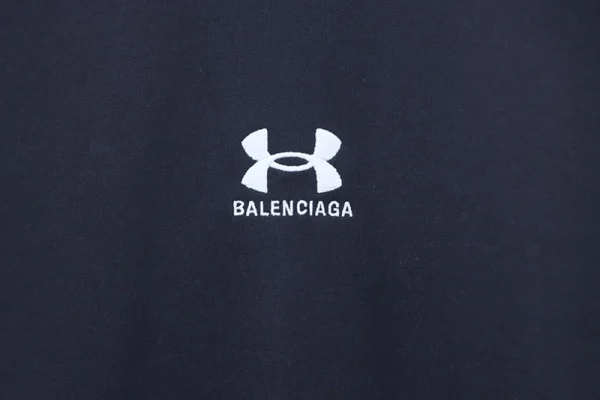 24Fw Embroidered Crew Neck Sweatshirt