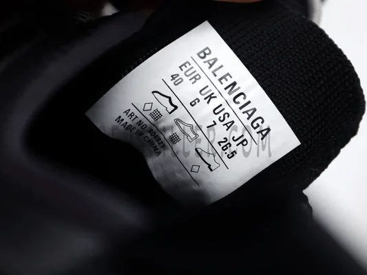 Men's Hike Sneaker in Black15
