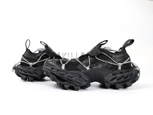Men's Hike Sneaker in Black