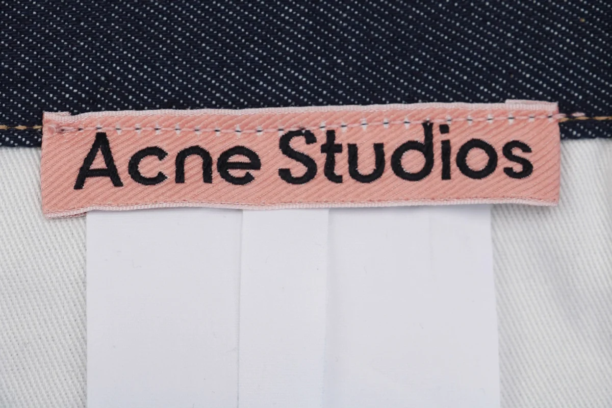 Acne Studio logo tag