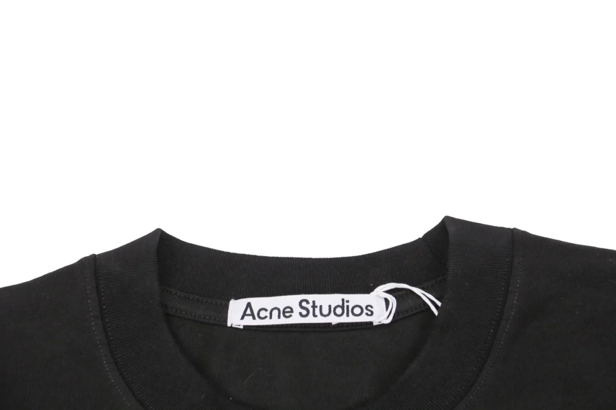 Neckline