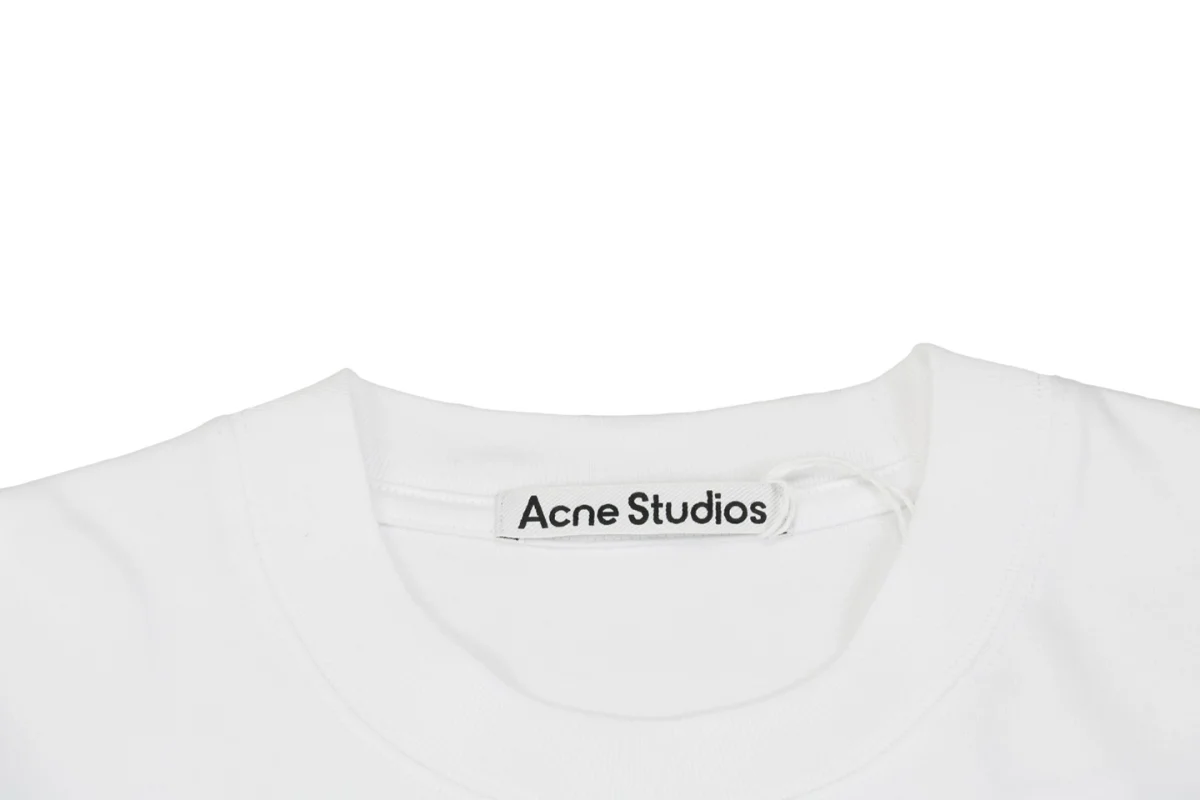 Neckline