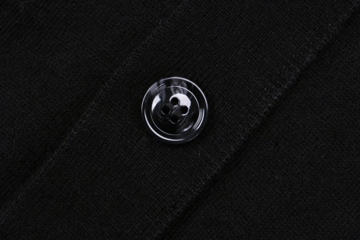 Ami Embossed Heart Embroidery Basic Polo Sweater Black