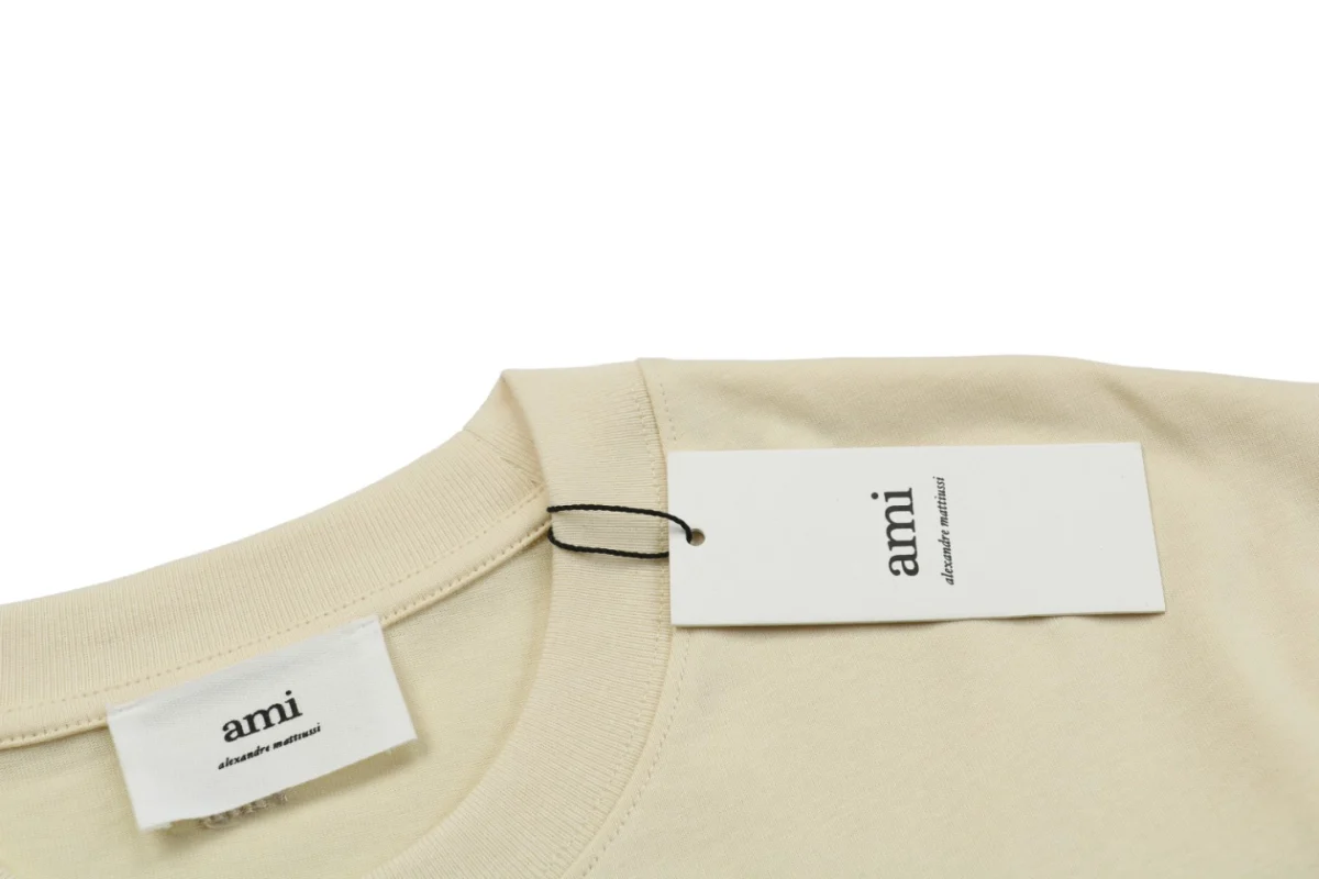 Neckline