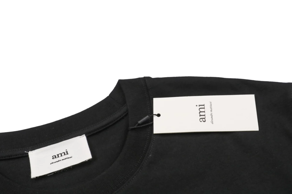 Ami Heart Logo Embossed T-Shirt Black