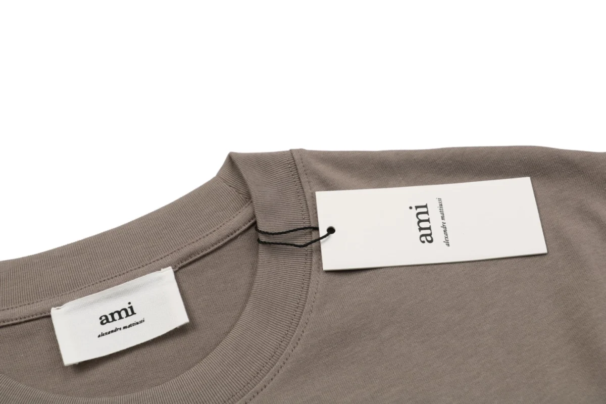 Neckline