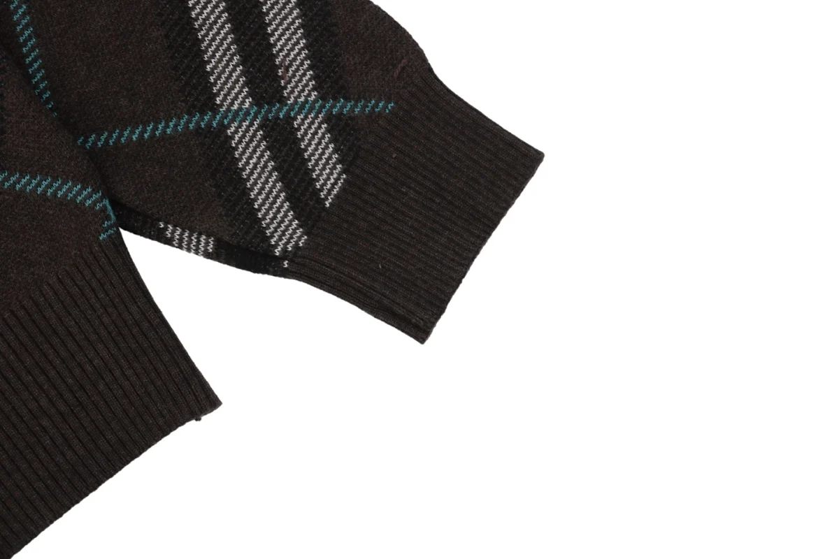 BBrry Diagonal Plaid Round Neck Sweater