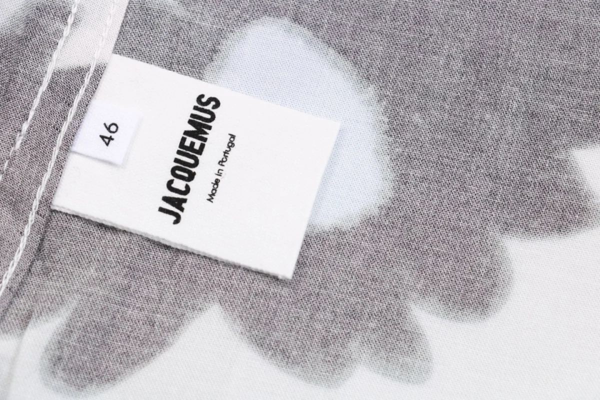 Jacquemus logo tag