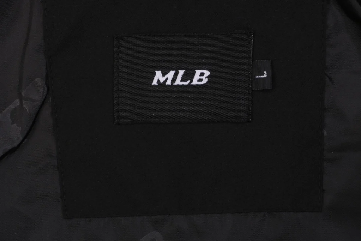 MLB logo tag