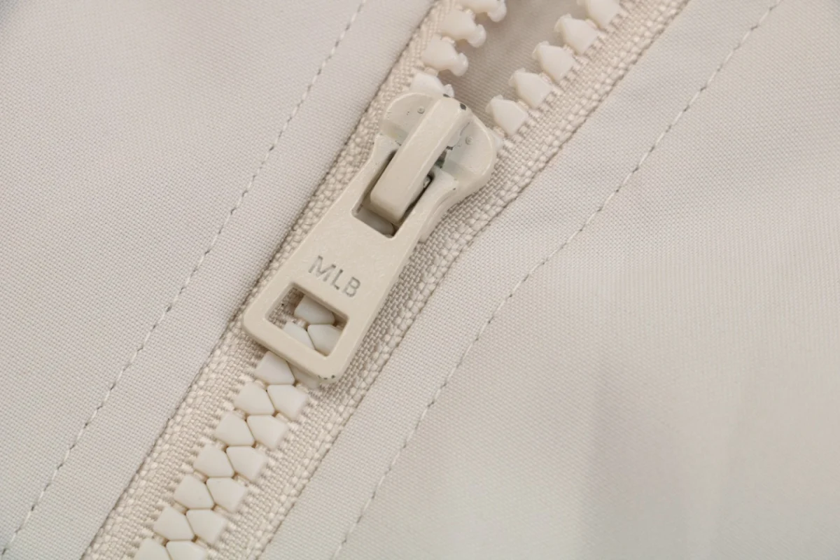 Zipper puller