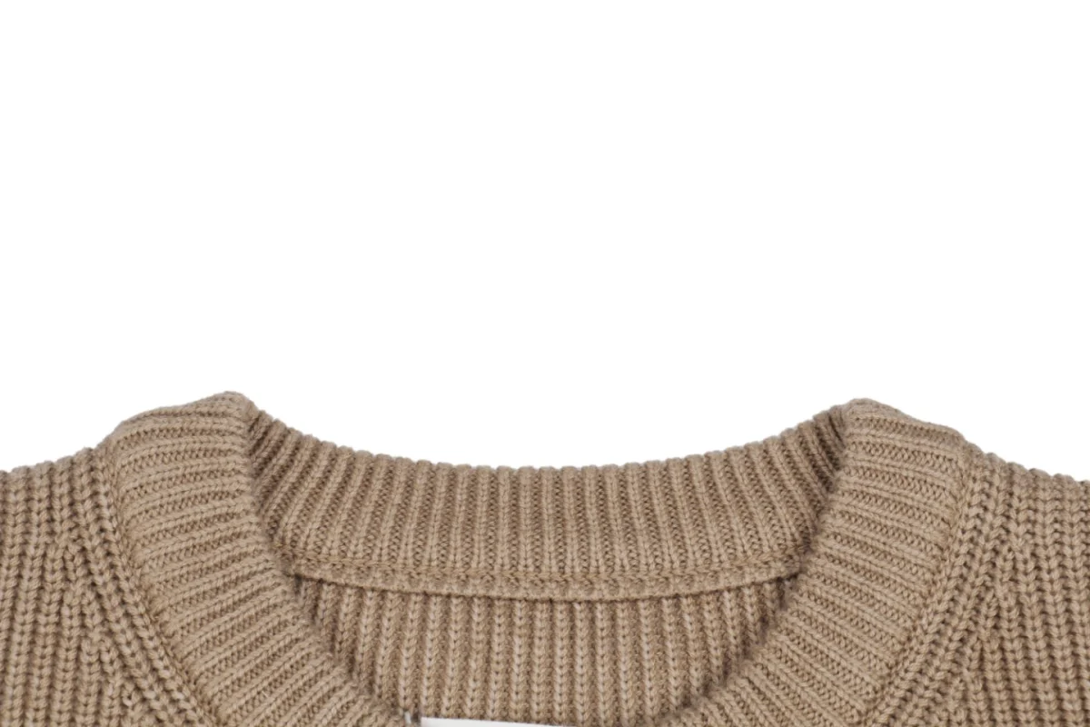 Neckline