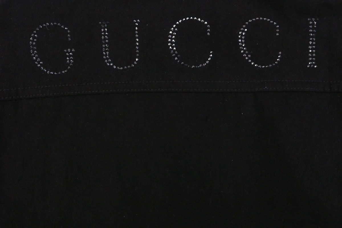logo print