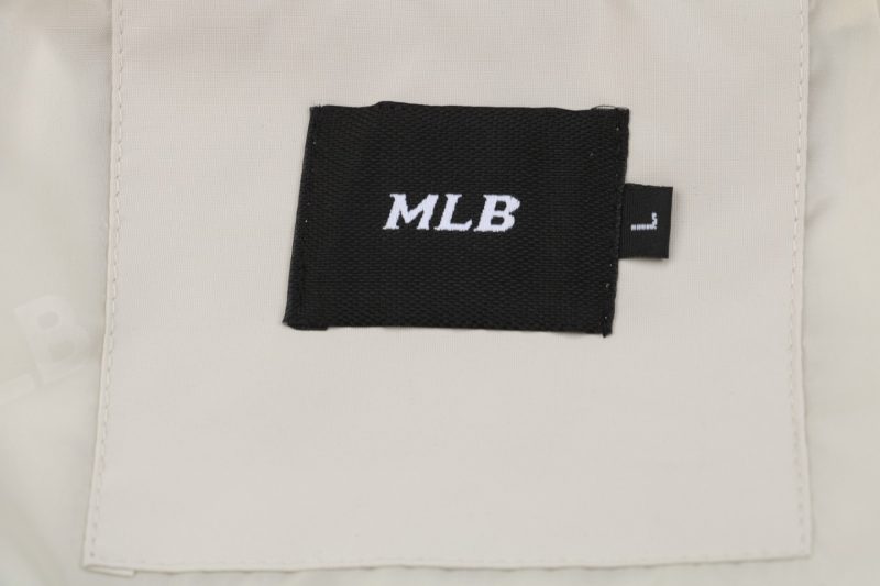 MLB NY Signature Lettering Back Print Hooded Jacket White - Image 7