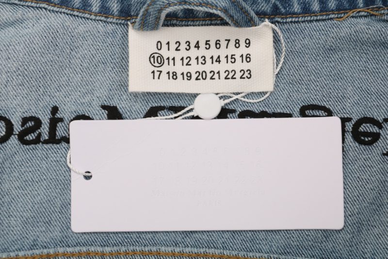 Maison Margiela Four-Stitch Detail Inverted Lettering Denim Jacket - Image 8