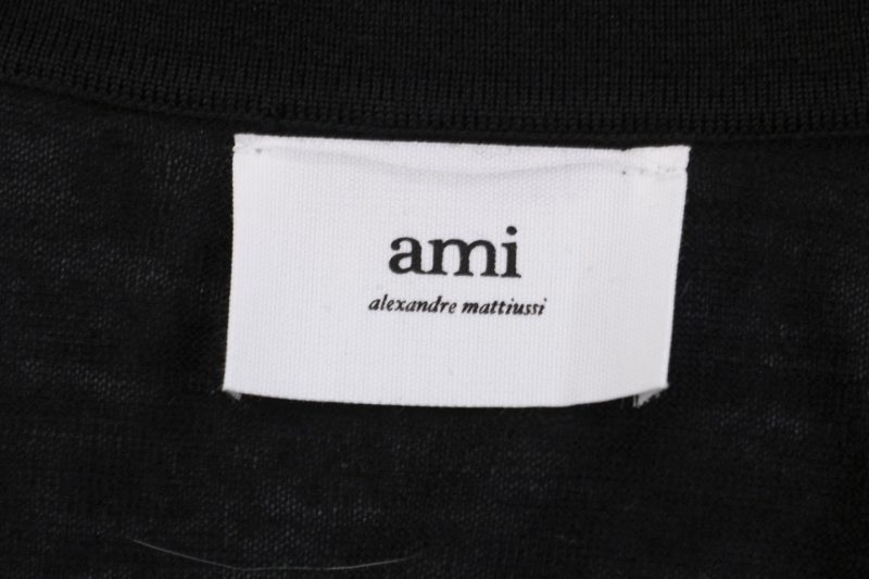 Ami Embossed Heart Embroidery Basic Polo Sweater Black - Image 8