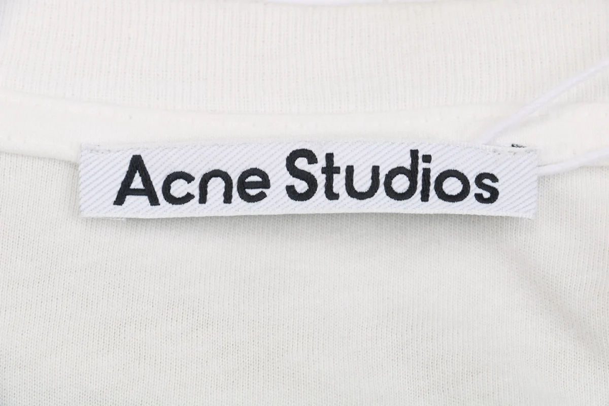logo tag