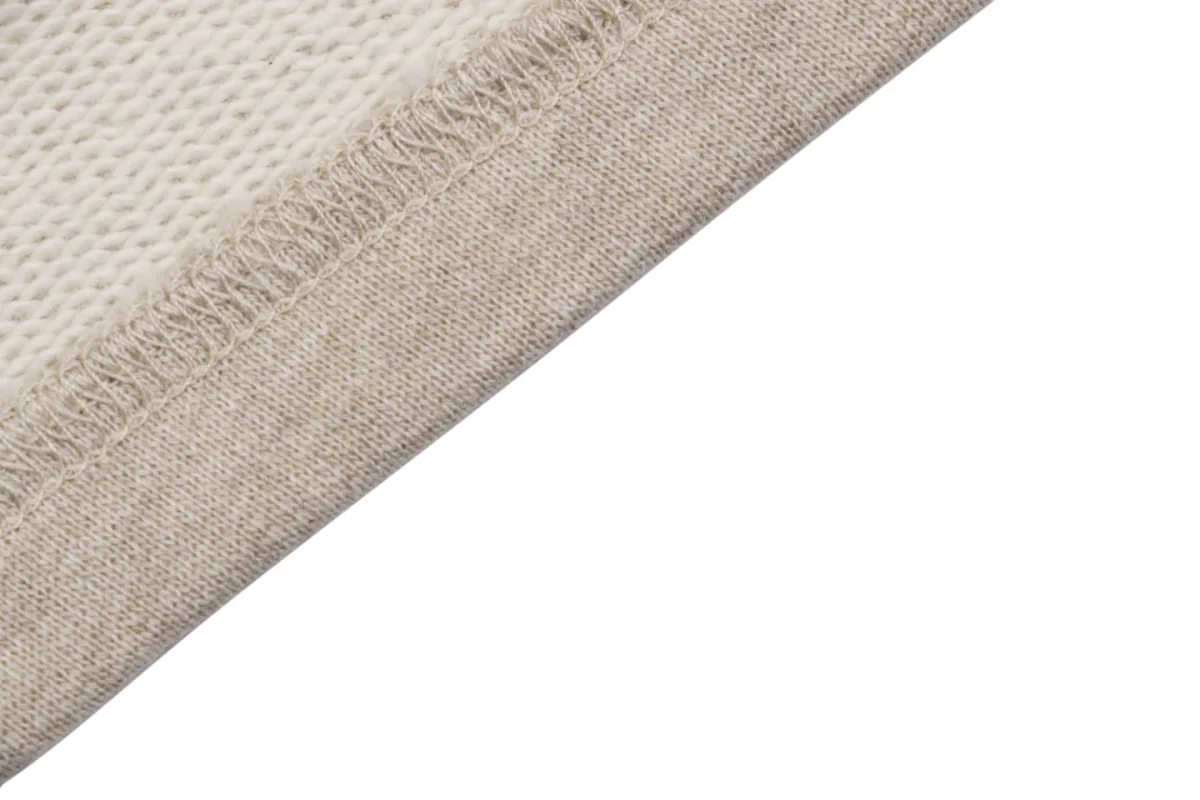 Ami Back Pocket Heart Embroidery Shorts (Beige/Brown/Black/Blue)