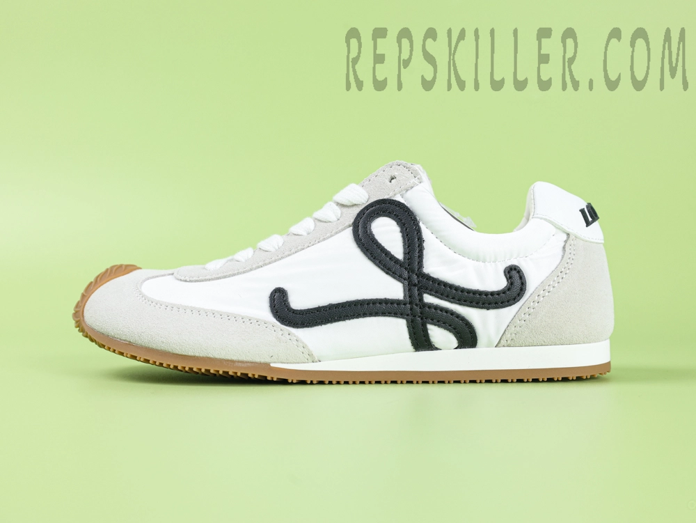L Ballet Runner 2.0 ‘White/Black’
