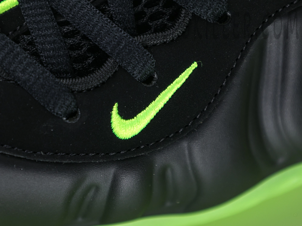 Nike Air Foamposite One ‘Black Volt’