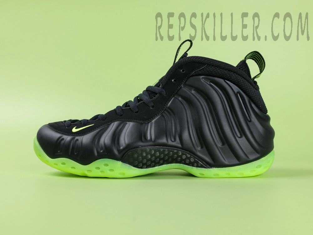 Nike Air Foamposite One ‘Black Volt’