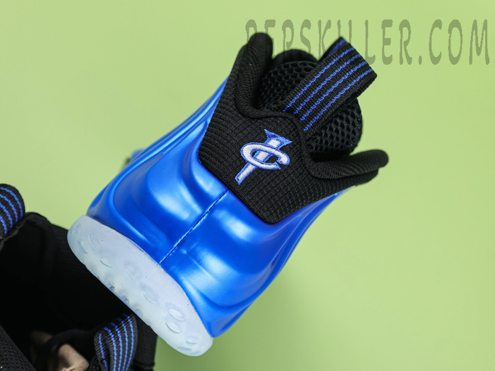Nike Air Foamposite One ‘Dark Neon Royal’