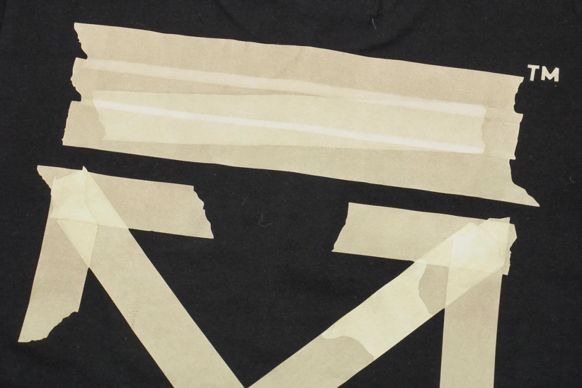 OFF-WHITE Yellow Tape Arrows Print T-Shirt (Black/White)