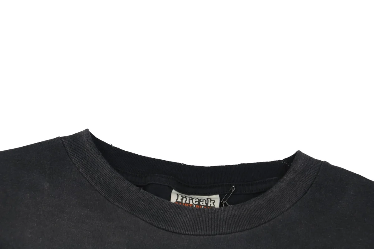 Neckline