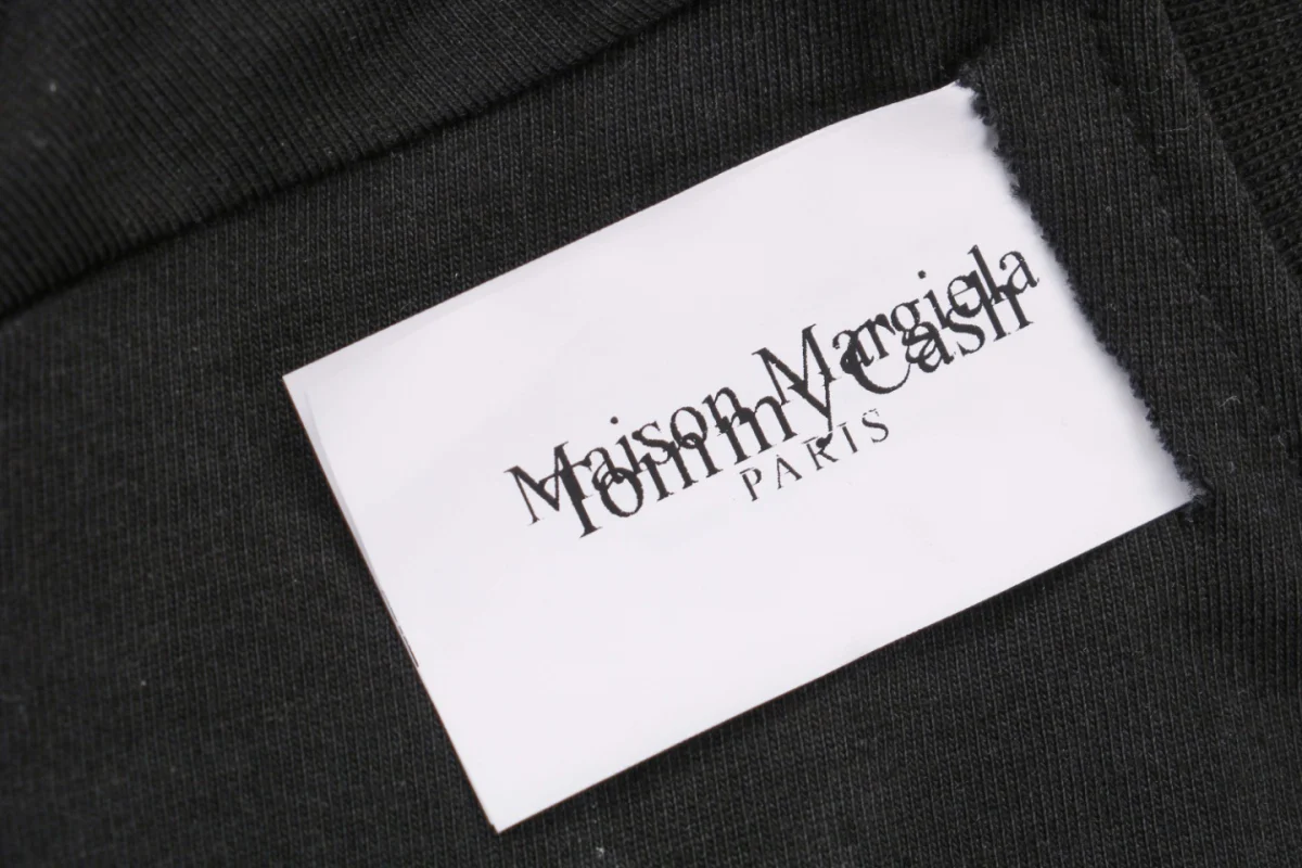 Tommycash x MM6 Collaboration Overlapping Letter Embroidery T-Shirt
