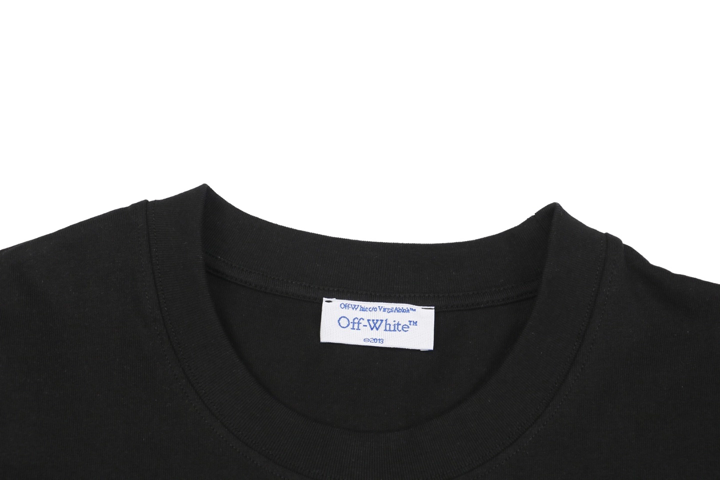 OFF WHITE Spray-Paint Arrow Graphic T-Shirt – Black/Pink