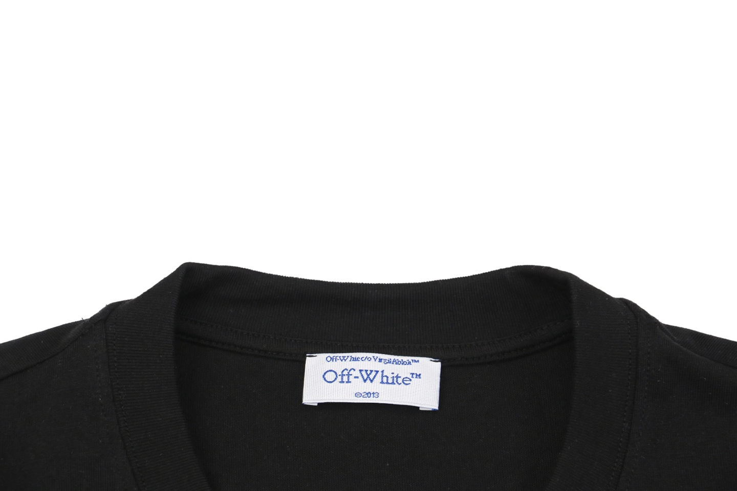 OFF WHITE Spray-Paint Arrow Graphic T-Shirt – Black/White